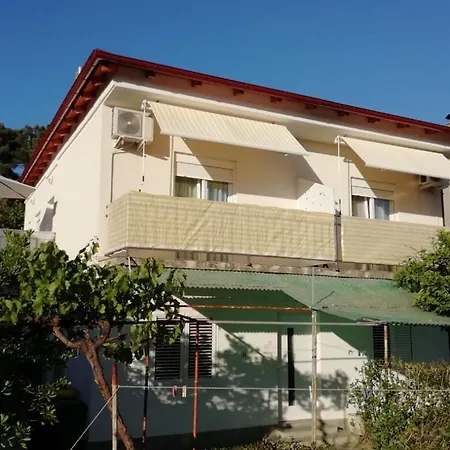 In With Sea View, Terrace, Air Conditioning, Washing Machine * Lopar